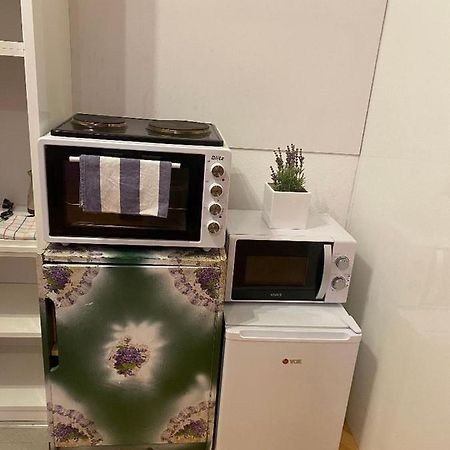 ザグレブSelf Check-In Studio With Wi-Fi And Parking Placeアパートメント エクステリア 写真