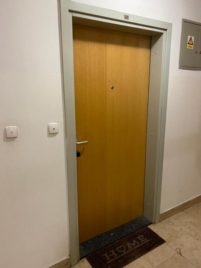 ザグレブSelf Check-In Studio With Wi-Fi And Parking Placeアパートメント エクステリア 写真