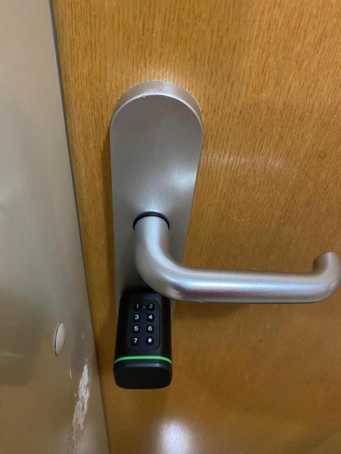 ザグレブSelf Check-In Studio With Wi-Fi And Parking Placeアパートメント エクステリア 写真